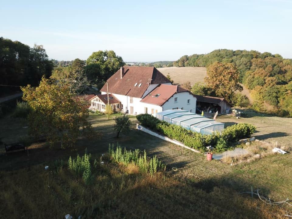 D'hôtes La Ferme De Montard Alojamento de Acomodação e Pequeno-almoço Montmorot